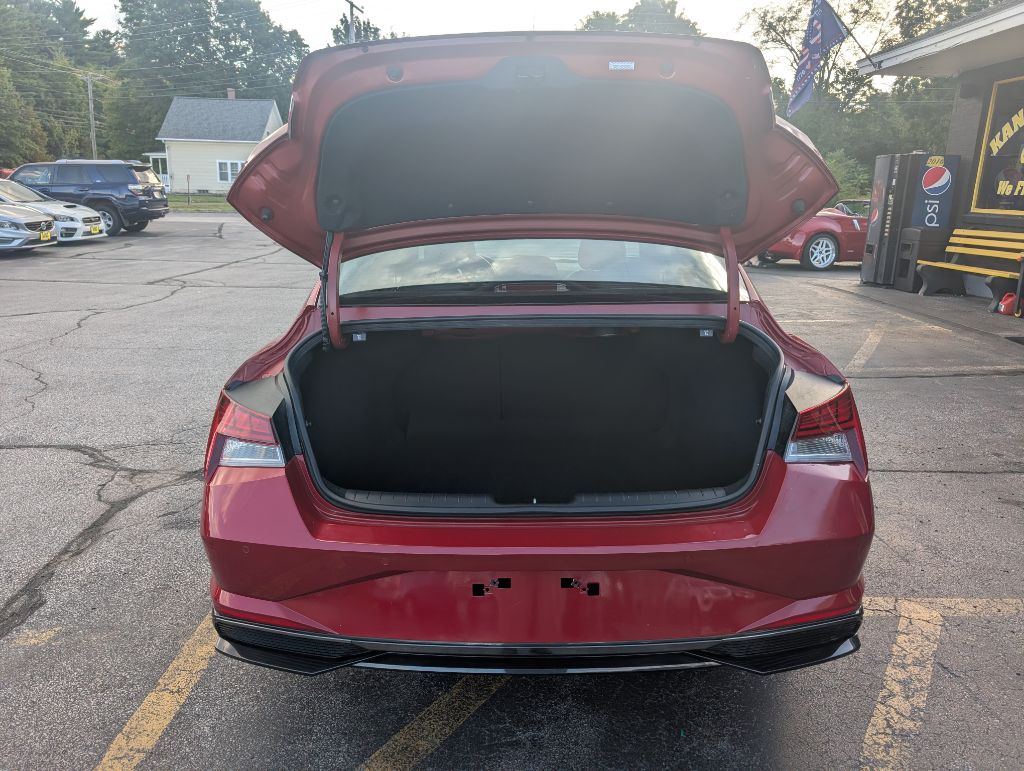 Photo 8 of this HYUNDAI ELANTRA
