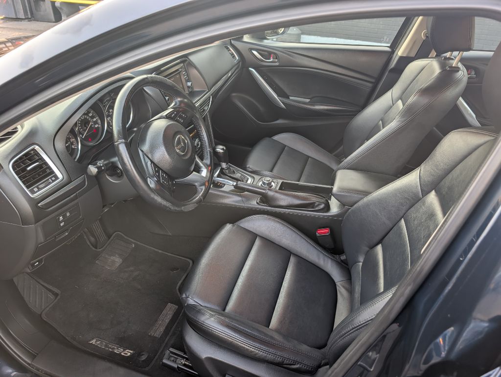 Photo 13 of this MAZDA 6