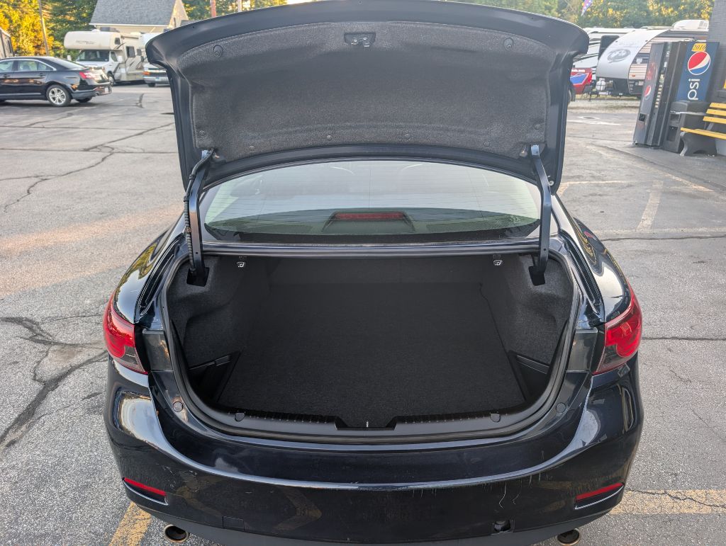 Photo 9 of this MAZDA 6