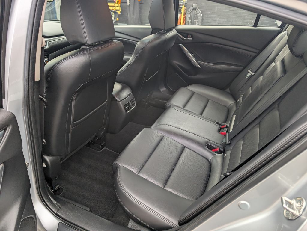 Photo 20 of this MAZDA 6