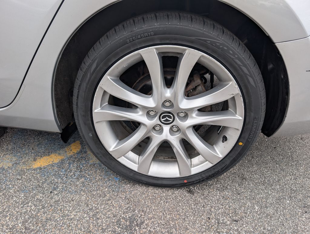 Photo 23 of this MAZDA 6