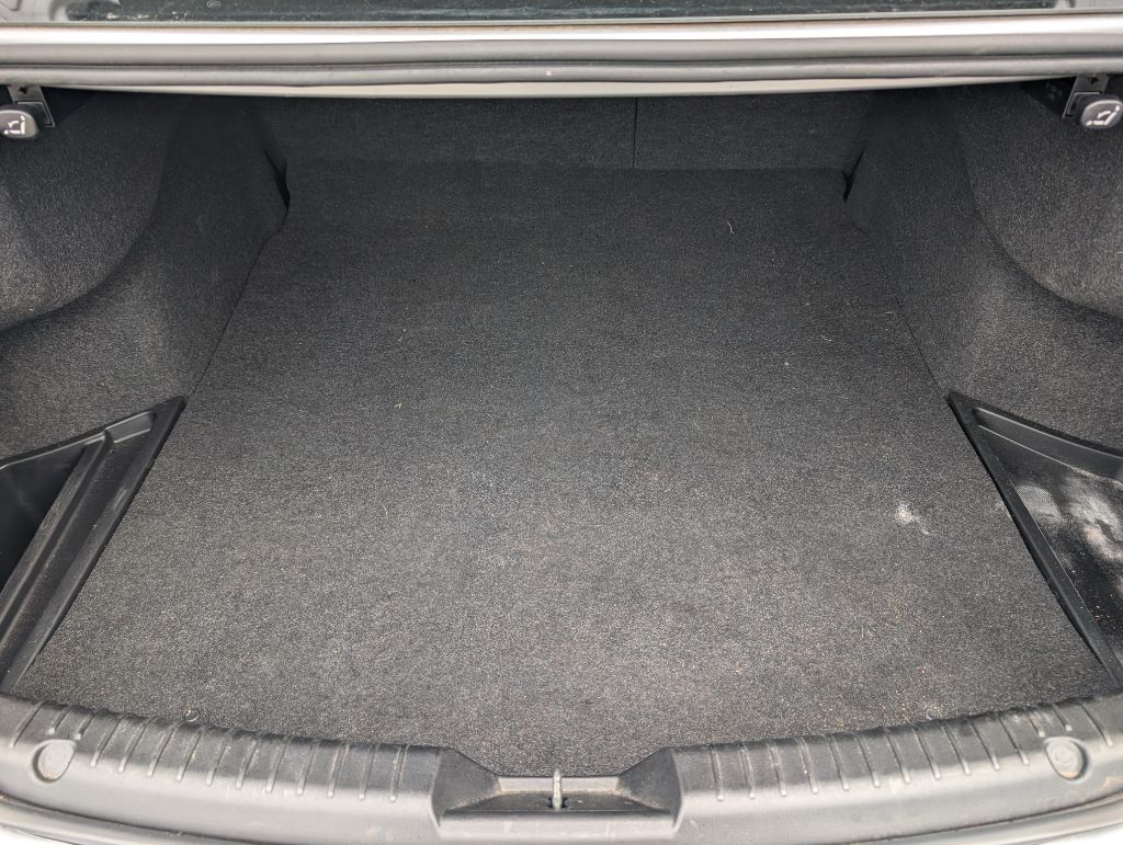 Photo 9 of this MAZDA 6