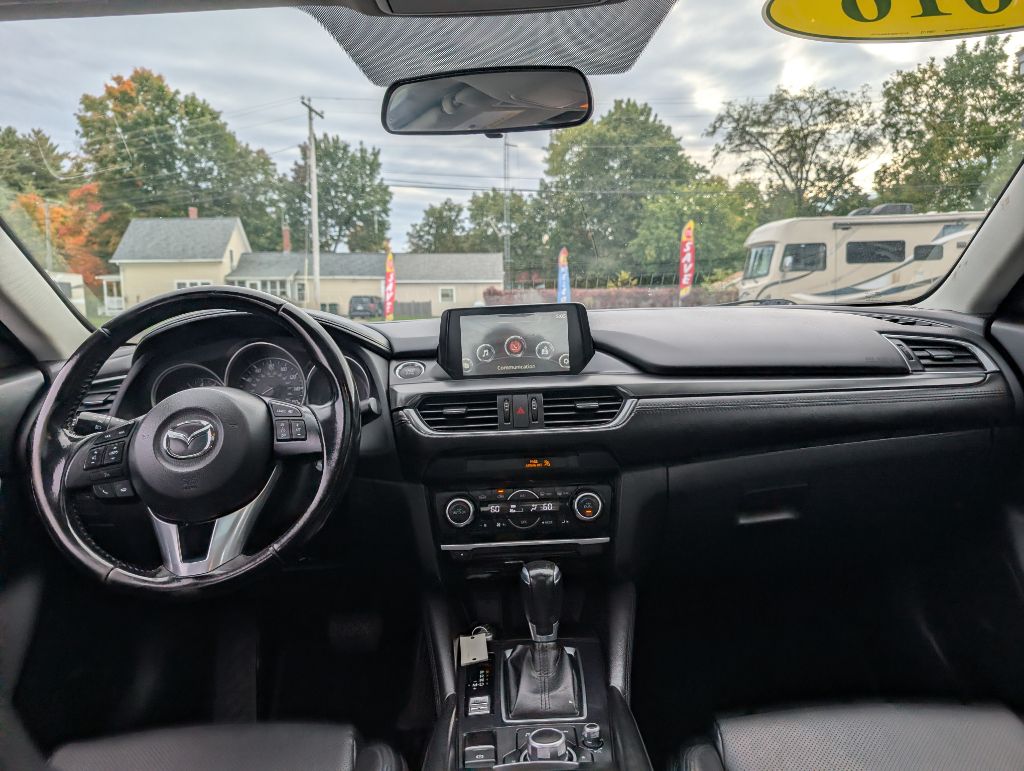 Photo 13 of this MAZDA 6