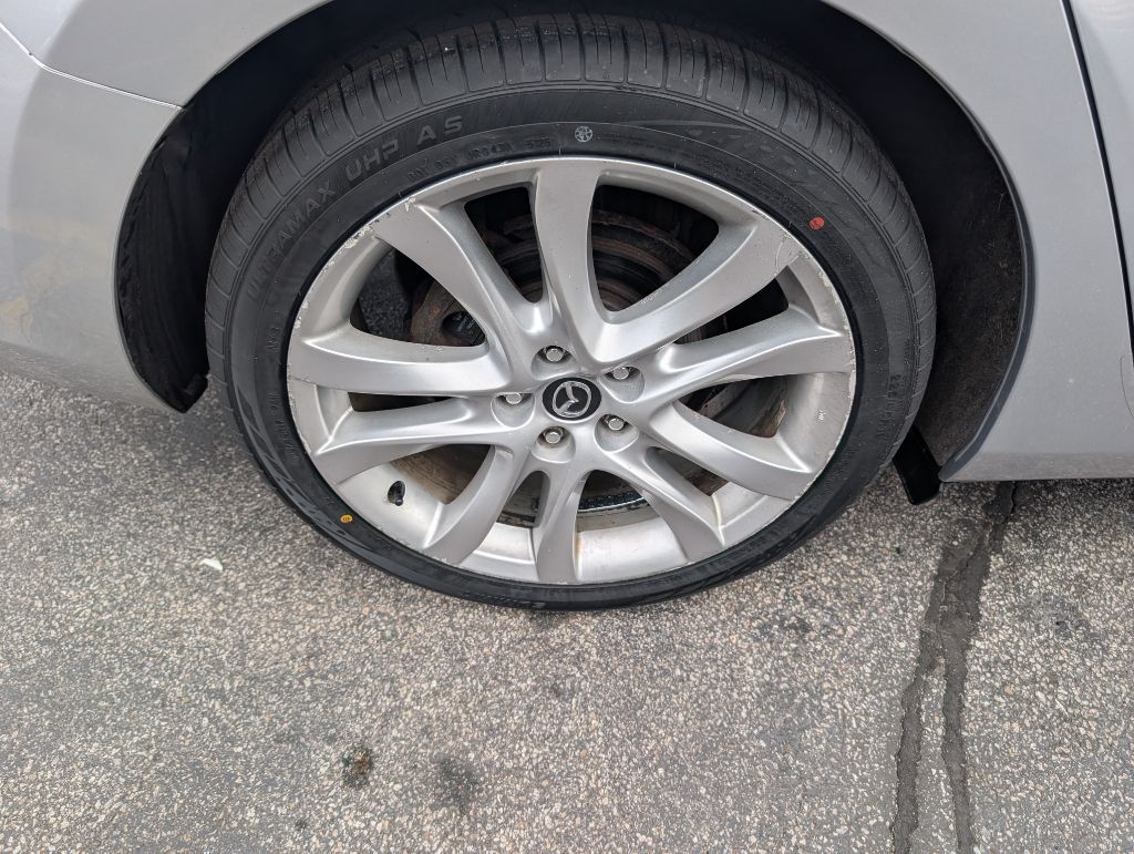Photo 21 of this MAZDA 6