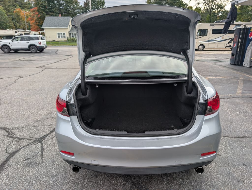 Photo 8 of this MAZDA 6