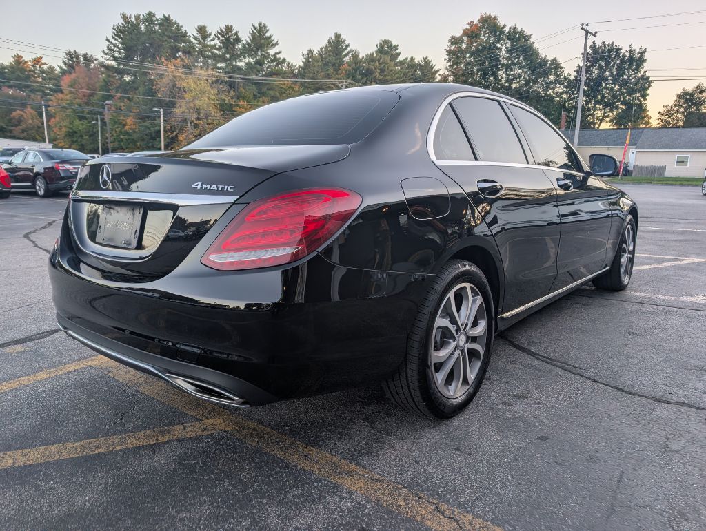 Photo 7 of this MERCEDES-BENZ C-CLASS