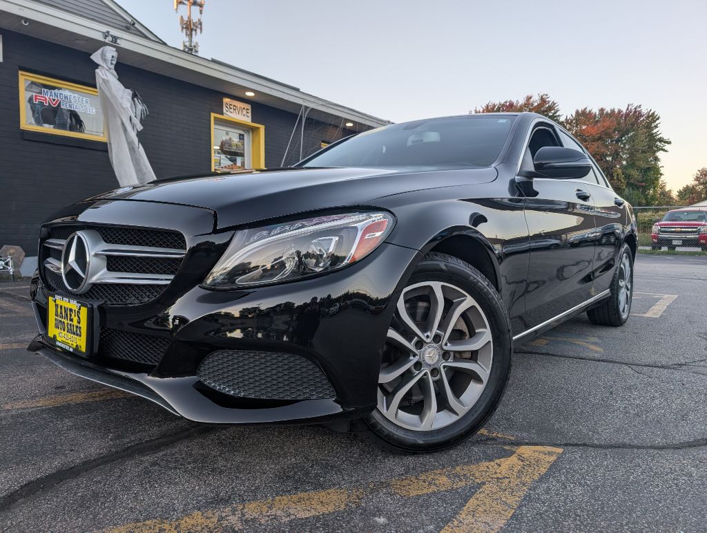 Photo 2 of this MERCEDES-BENZ C-CLASS