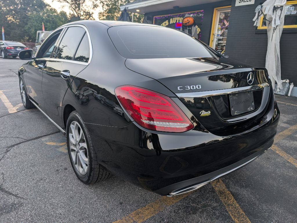 Photo 5 of this MERCEDES-BENZ C-CLASS