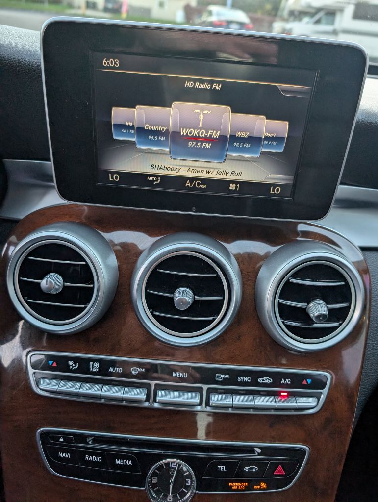 Photo 15 of this MERCEDES-BENZ C-CLASS