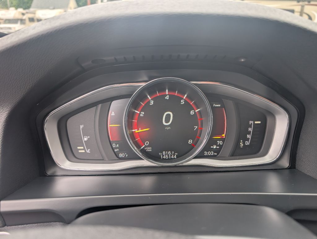 Photo 13 of this VOLVO V60 CROSS COUNT