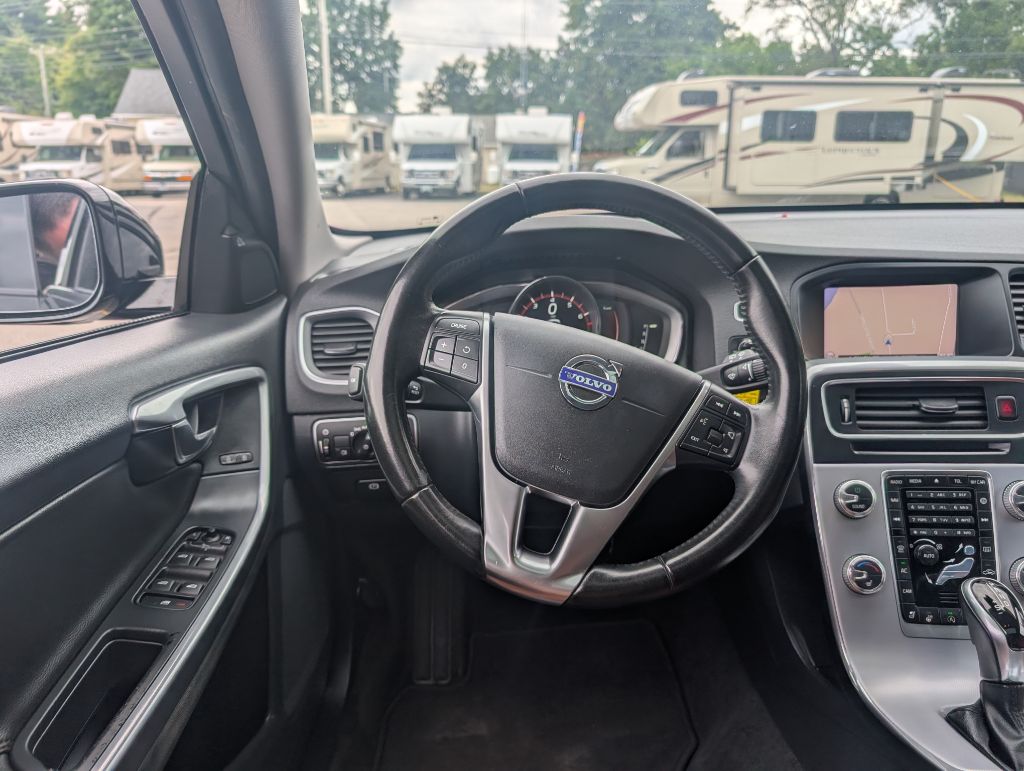 Photo 12 of this VOLVO V60 CROSS COUNT