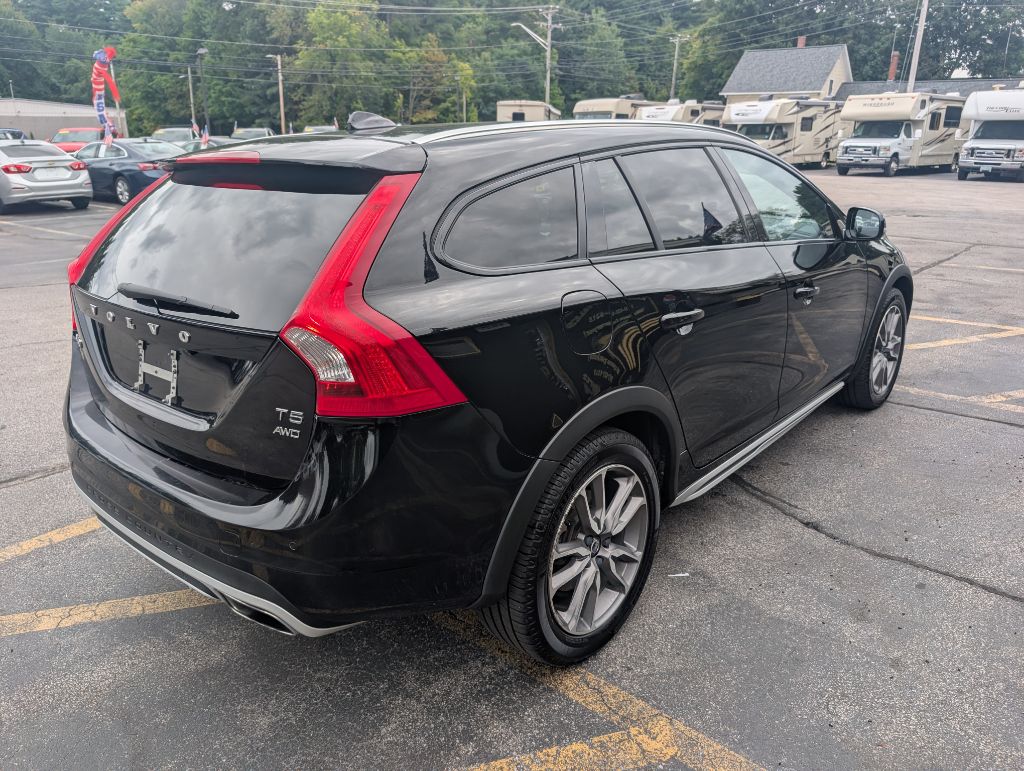 Photo 7 of this VOLVO V60 CROSS COUNT
