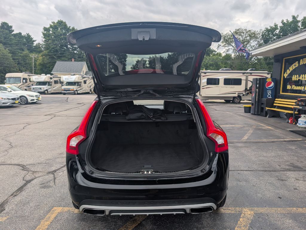 Photo 10 of this VOLVO V60 CROSS COUNT