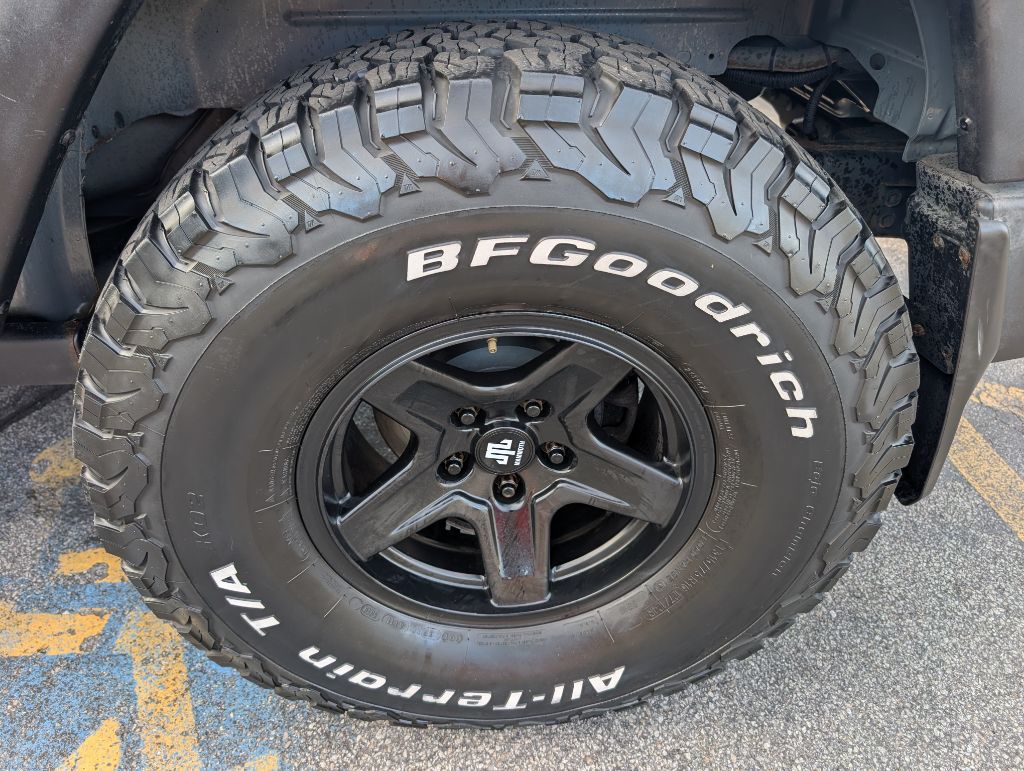 Photo 20 of this JEEP WRANGLER