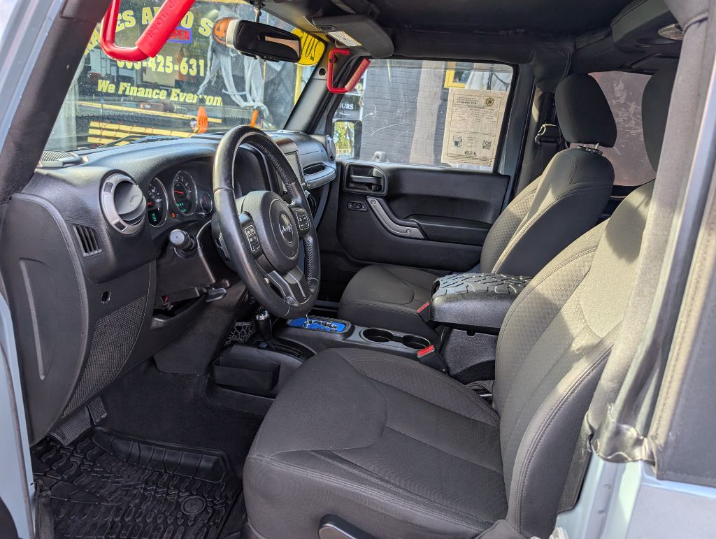 Photo 10 of this JEEP WRANGLER