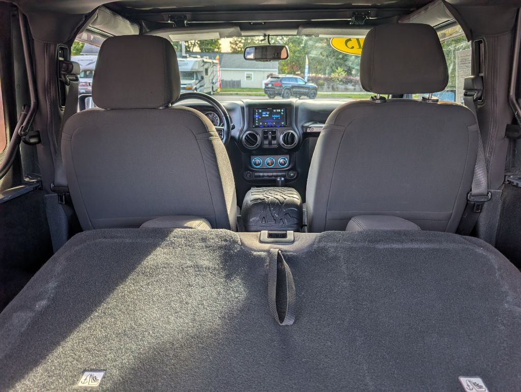 Photo 16 of this JEEP WRANGLER