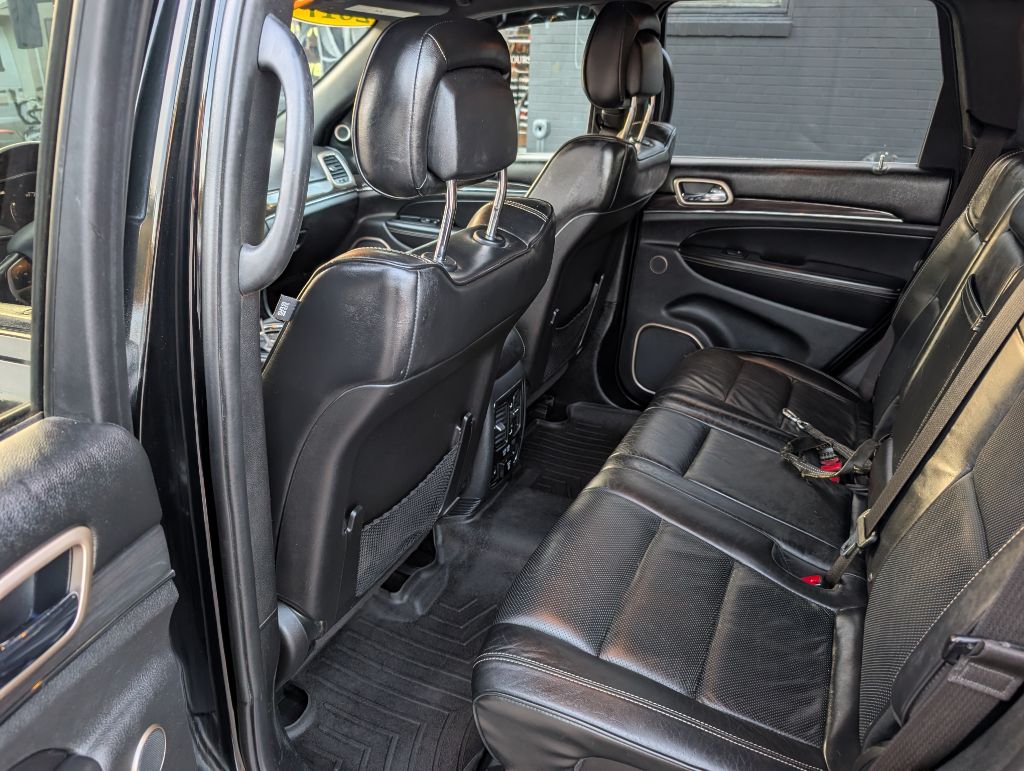 Photo 19 of this JEEP GRAND CHEROKEE