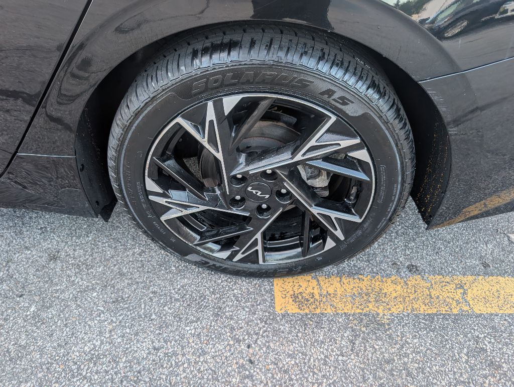 Photo 19 of this KIA K5