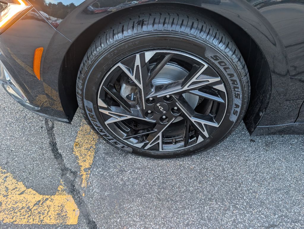 Photo 20 of this KIA K5