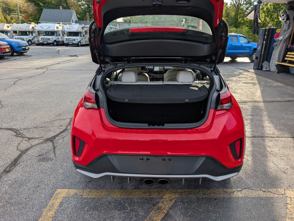 Photo 8 of this HYUNDAI VELOSTER