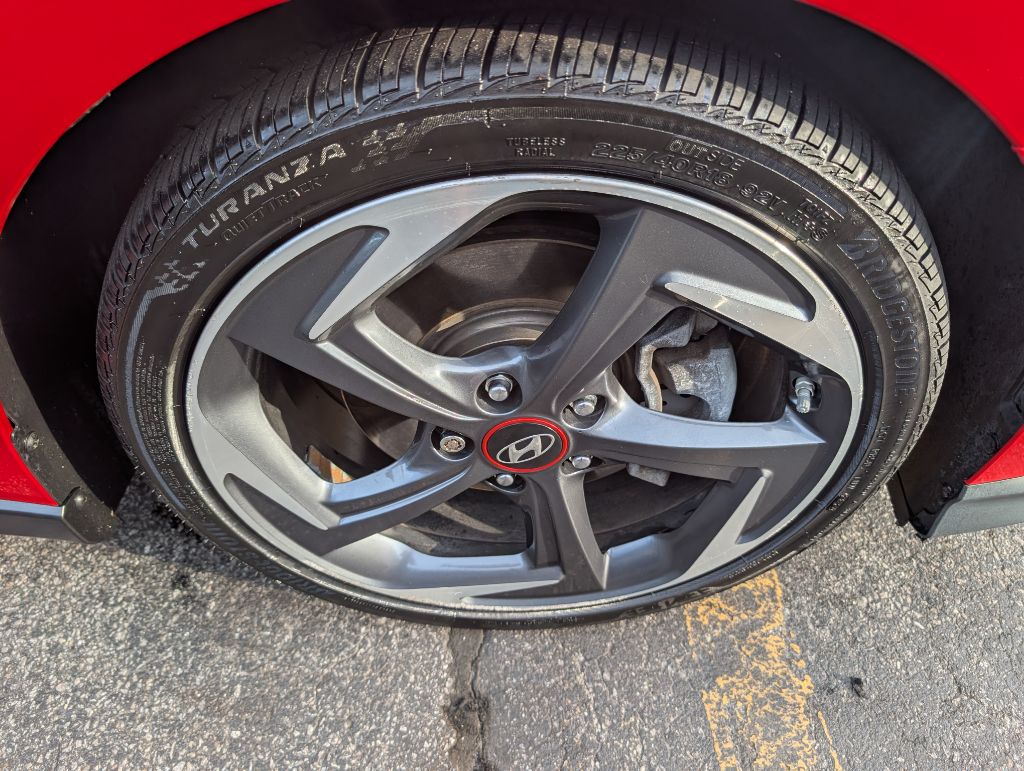 Photo 21 of this HYUNDAI VELOSTER