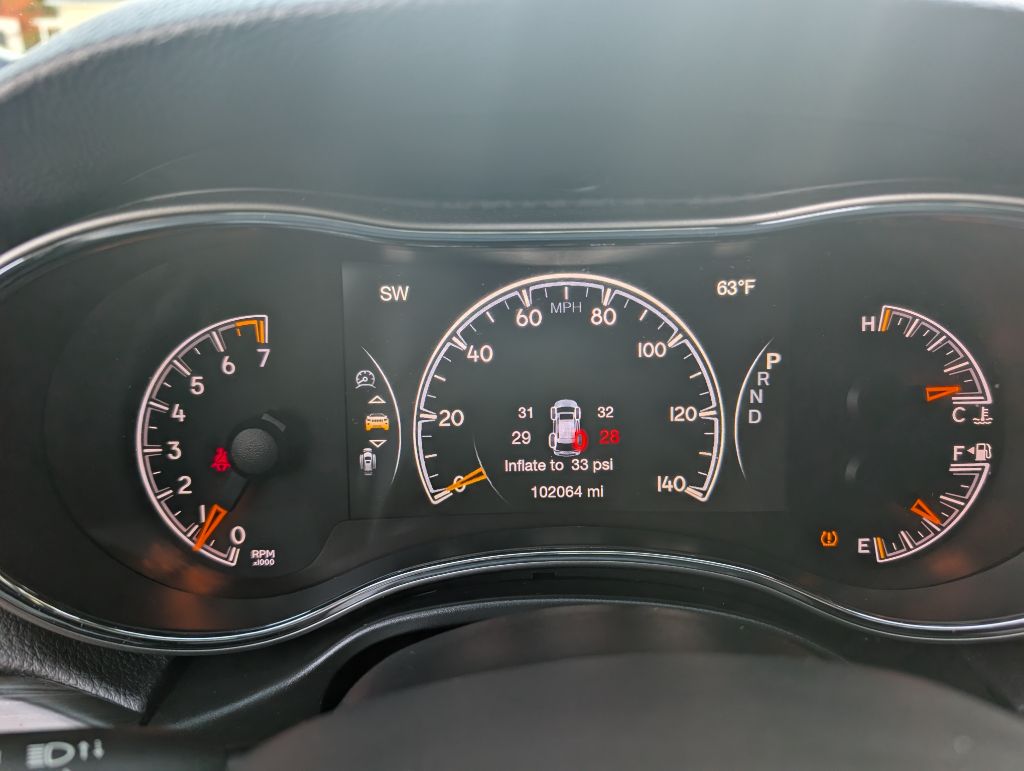 Photo 14 of this JEEP GRAND CHEROKEE
