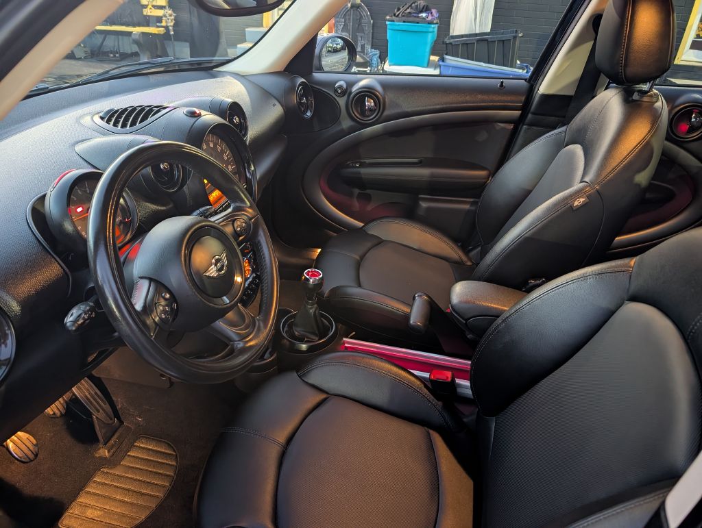 Photo 10 of this MINI COOPER