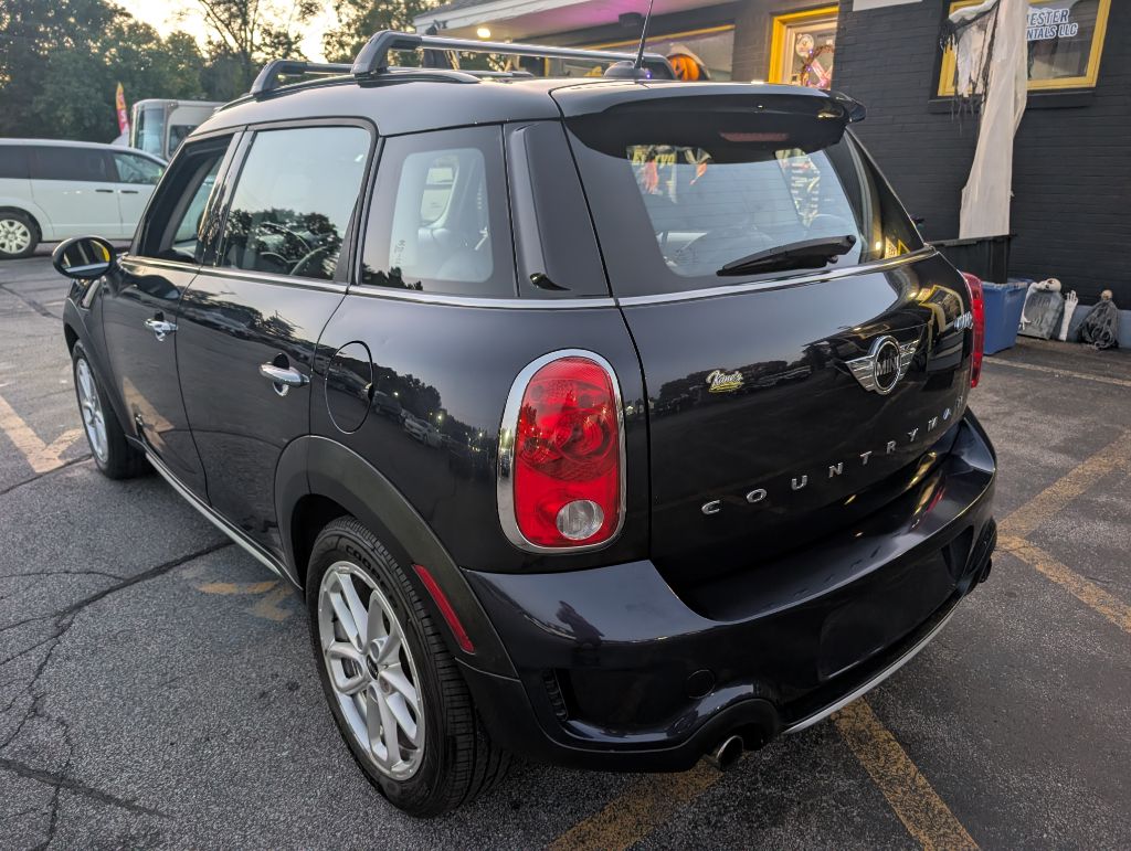 Photo 5 of this MINI COOPER