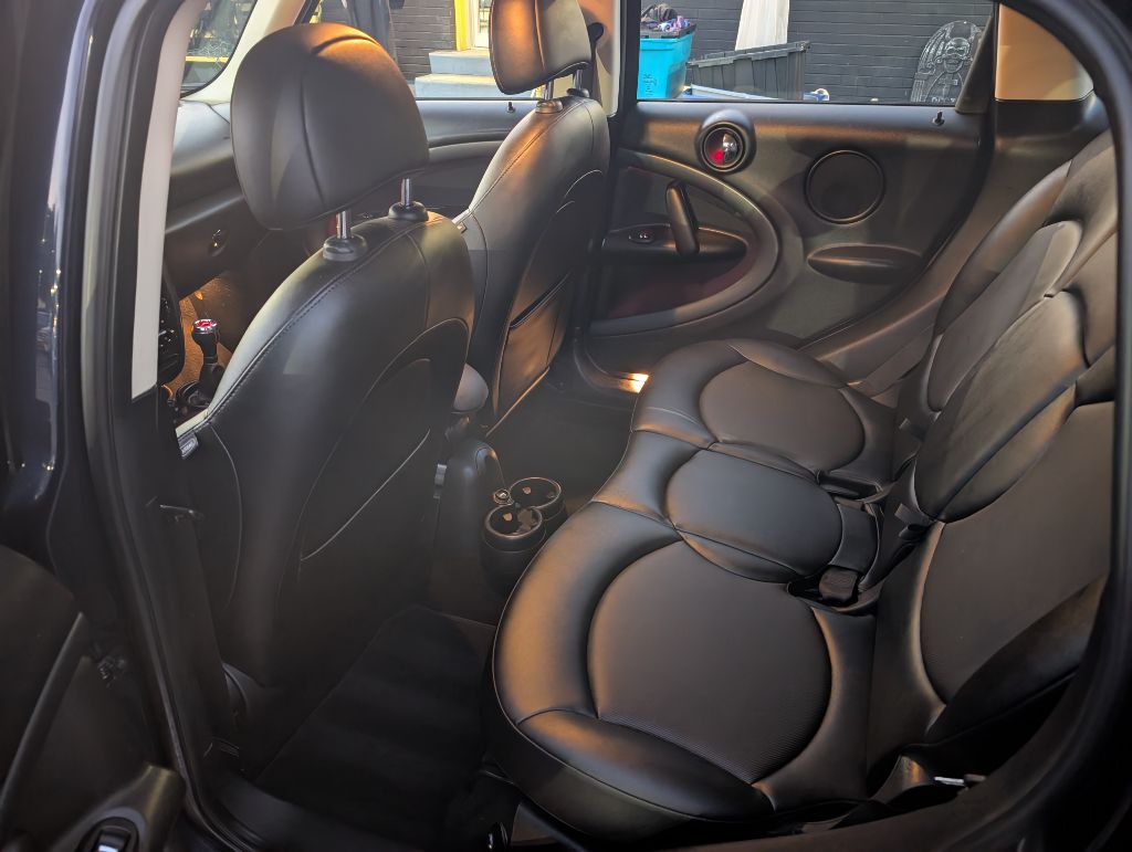 Photo 18 of this MINI COOPER
