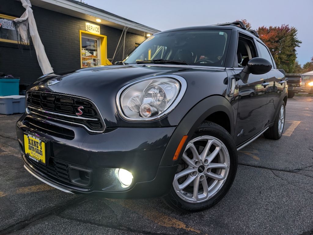Photo 2 of this MINI COOPER