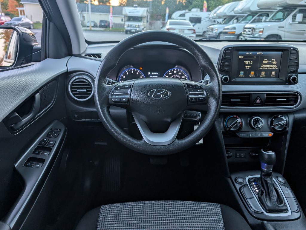 Photo 13 of this HYUNDAI KONA