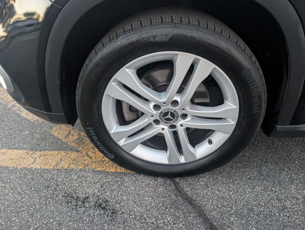 Photo 18 of this MERCEDES-BENZ GLA