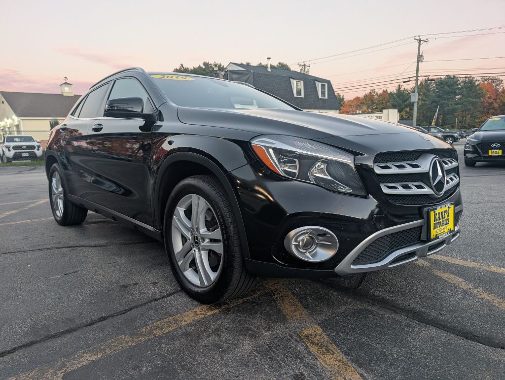 Photo 4 of this MERCEDES-BENZ GLA