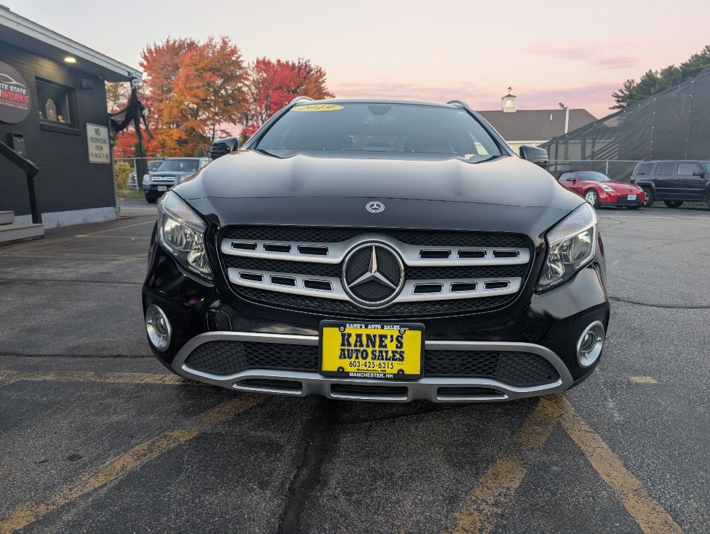 Photo 3 of this MERCEDES-BENZ GLA