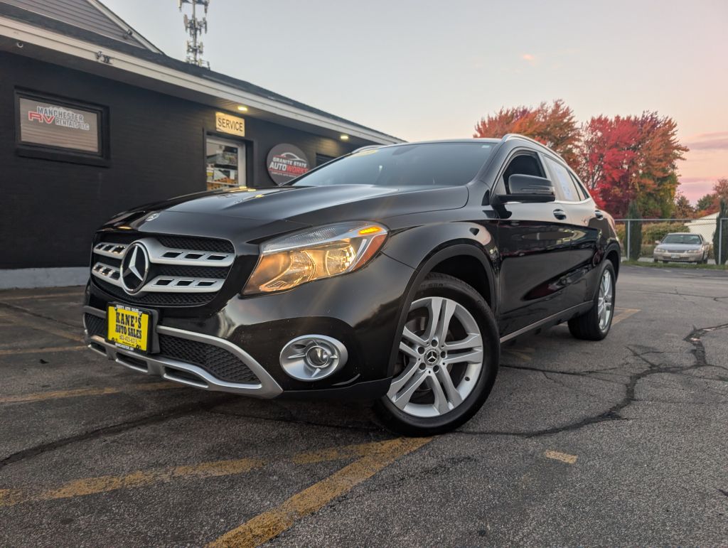 Photo 2 of this MERCEDES-BENZ GLA