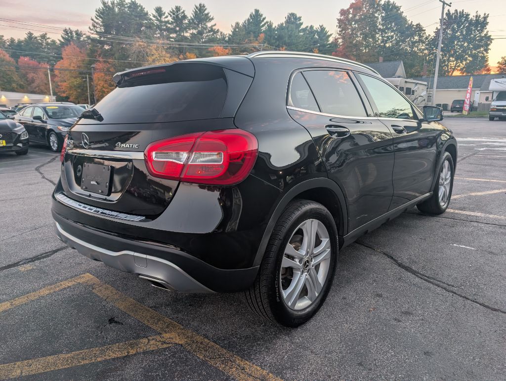 Photo 7 of this MERCEDES-BENZ GLA
