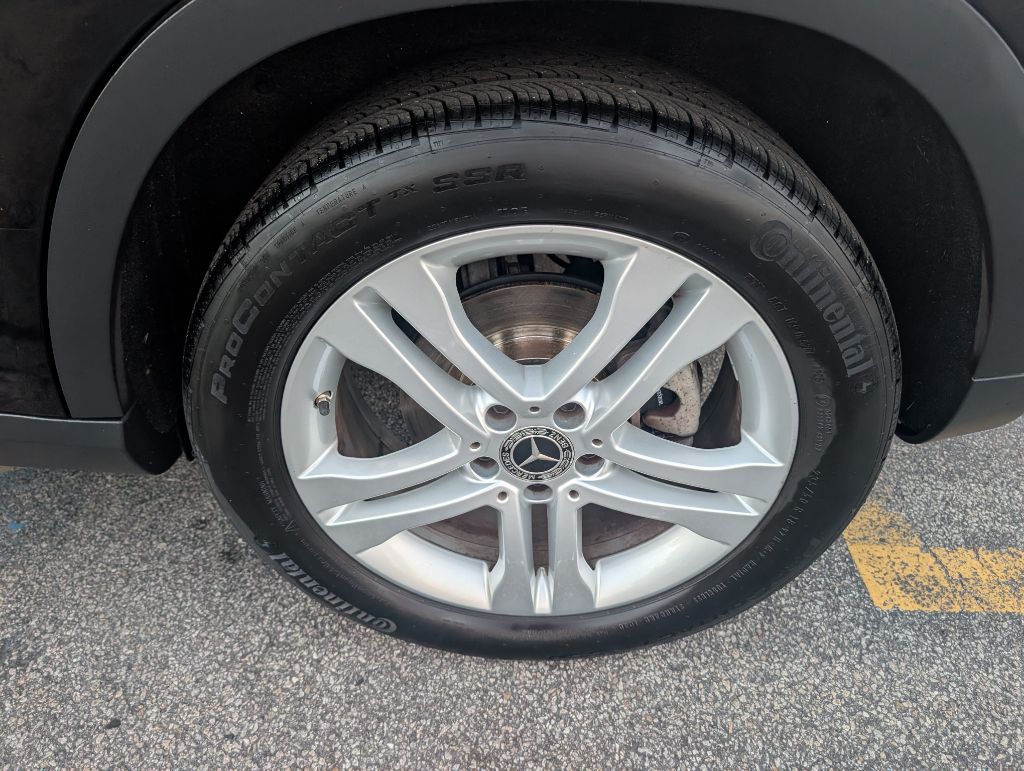 Photo 19 of this MERCEDES-BENZ GLA