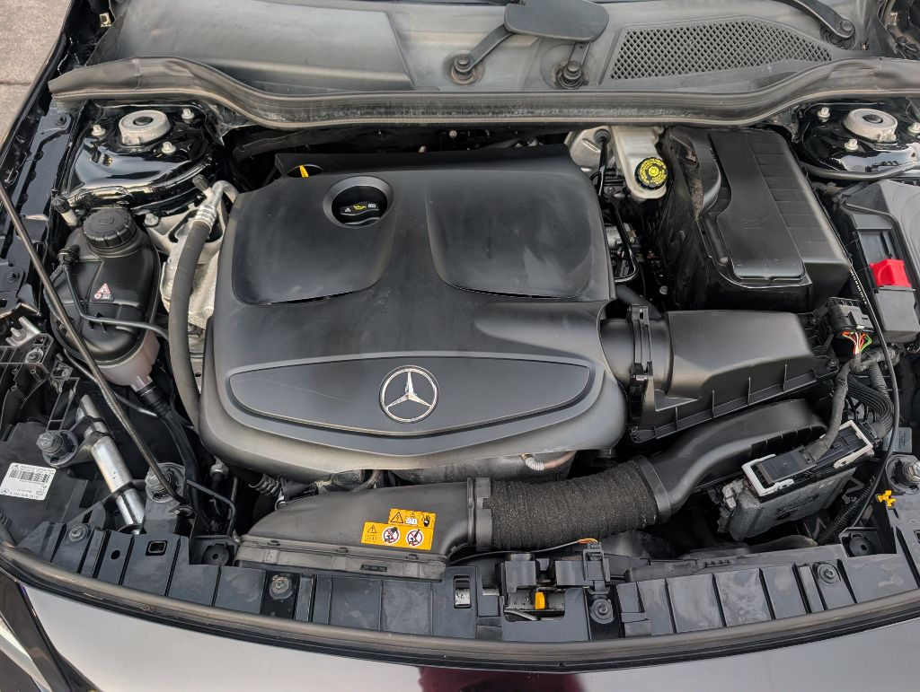 Photo 21 of this MERCEDES-BENZ GLA