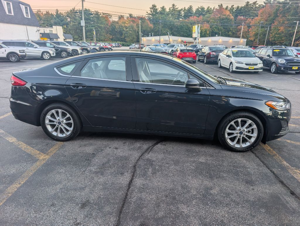 Photo 10 of this FORD FUSION