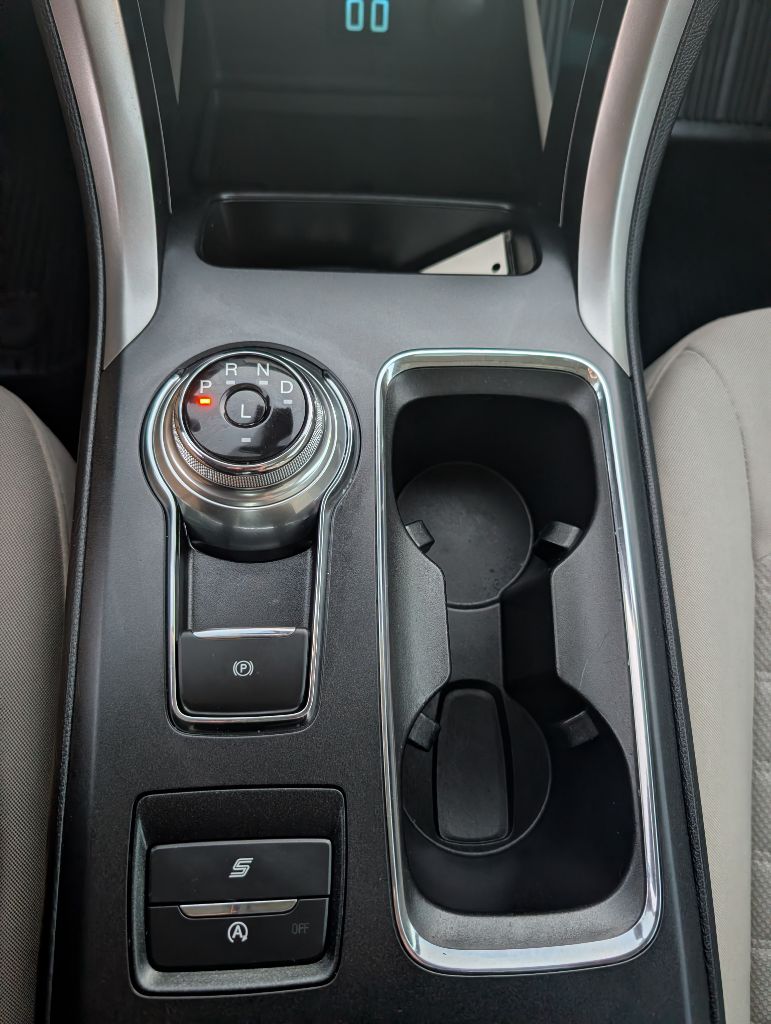 Photo 17 of this FORD FUSION