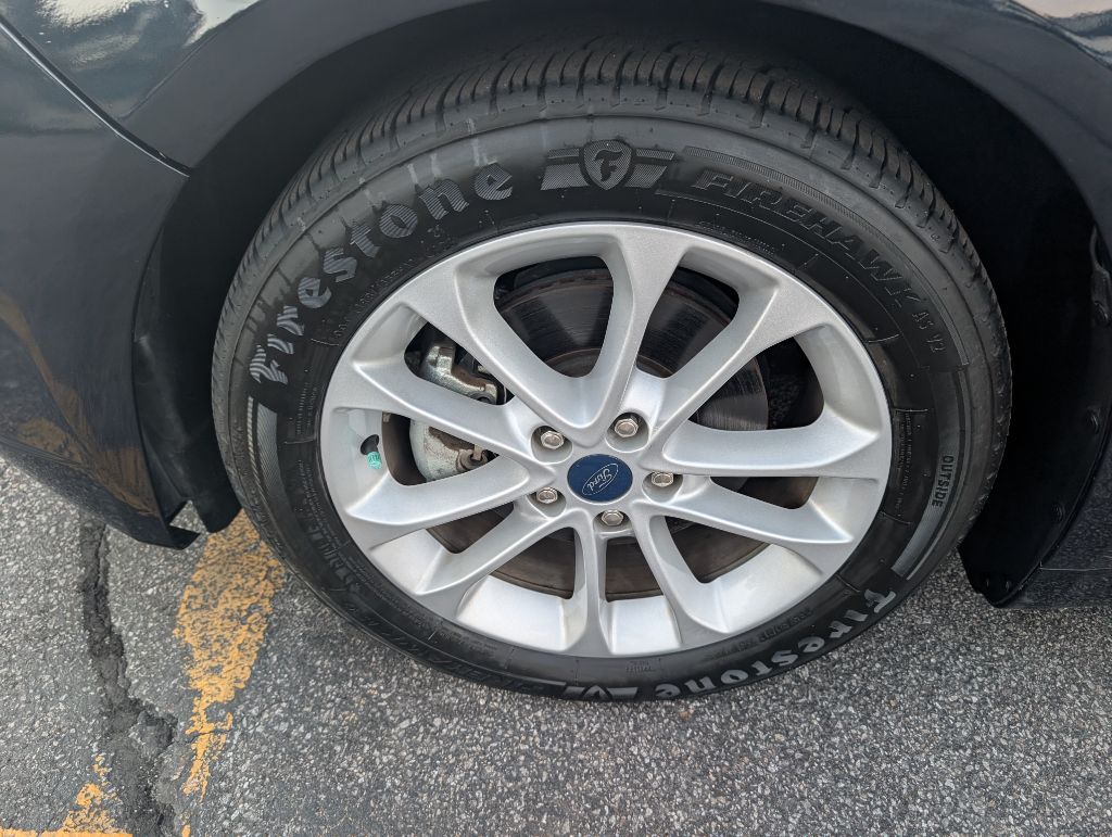 Photo 21 of this FORD FUSION