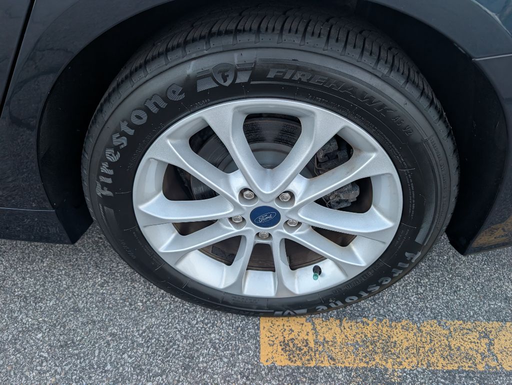 Photo 22 of this FORD FUSION