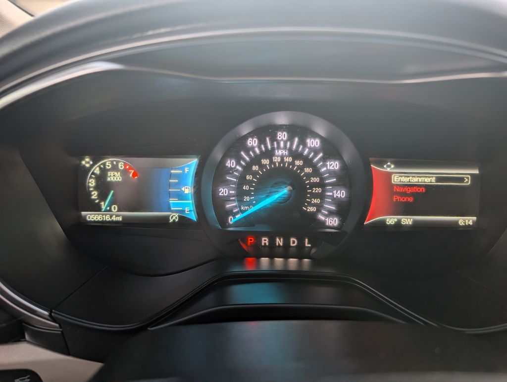 Photo 14 of this FORD FUSION