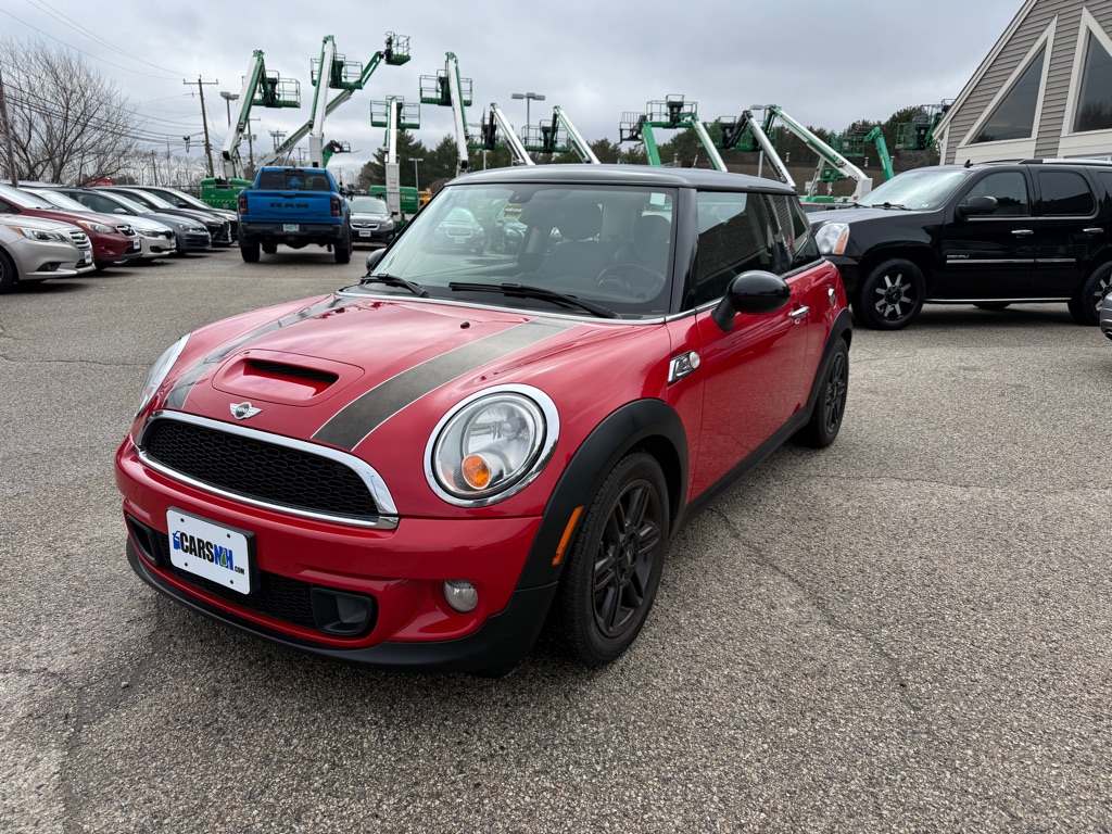 Red 2013 MINI Cooper S Hatchback FWD Hatchback Front-Wheel Drive 6-Speed Manual
