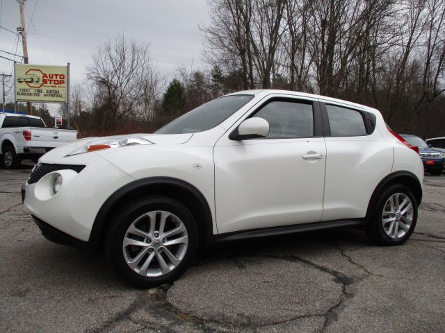 White 2013 Nissan Juke S AWD SUV / Crossover All-Wheel Drive Continuously Variable Transmission
