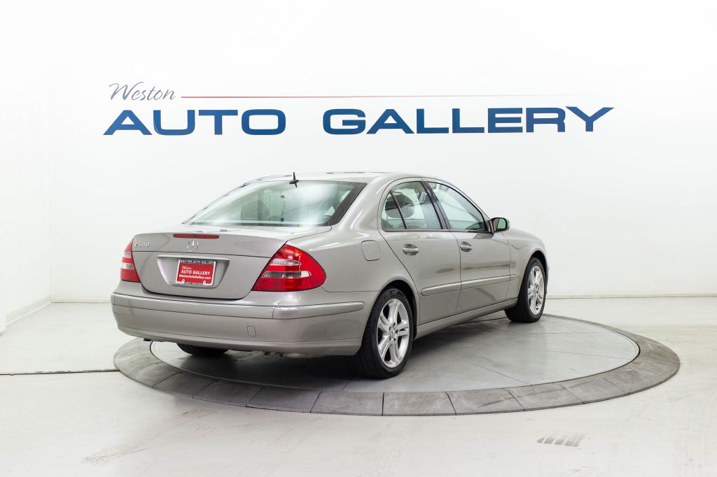 Photo 5 of this MERCEDES-BENZ E-CLASS