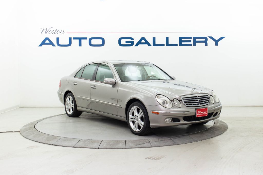 Photo 7 of this MERCEDES-BENZ E-CLASS