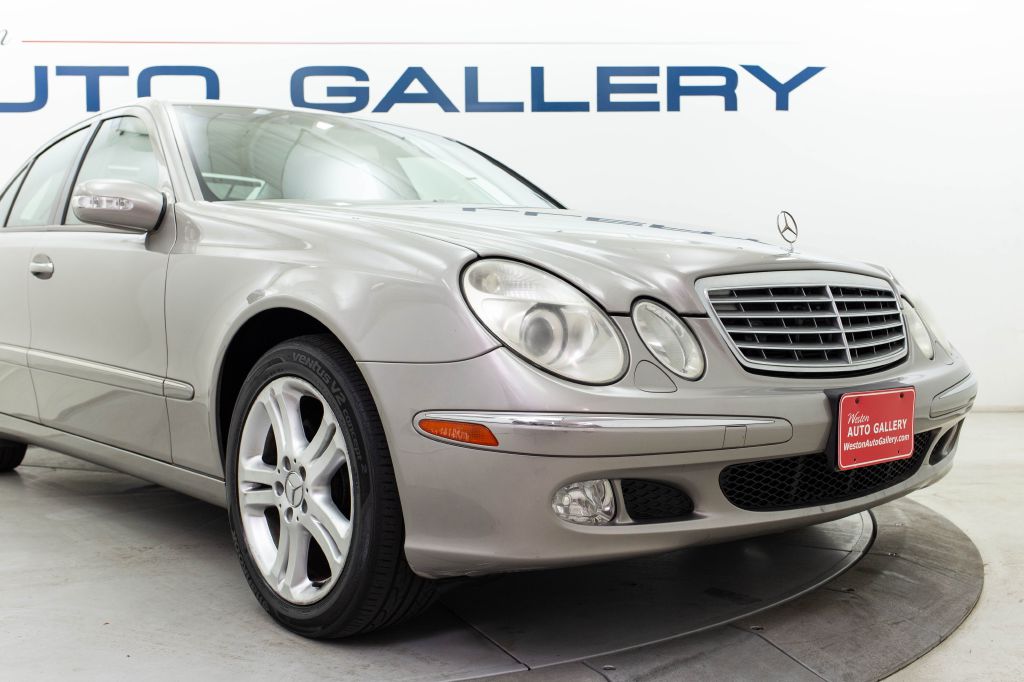 Photo 14 of this MERCEDES-BENZ E-CLASS