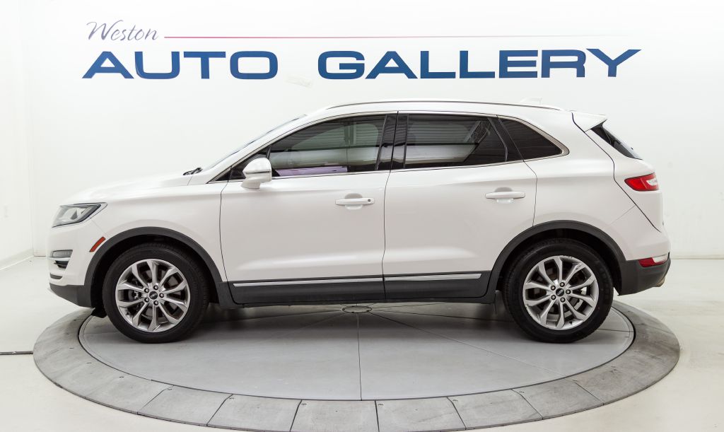 Photo 2 of this LINCOLN MKC
