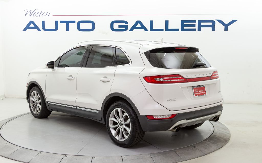 Photo 3 of this LINCOLN MKC
